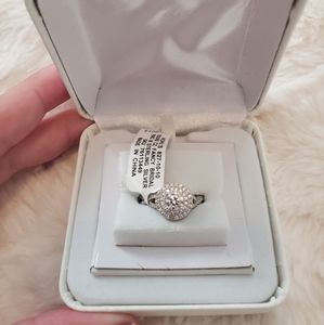 NWT Sterling Cubic Zirconia Ring TW 3.7g